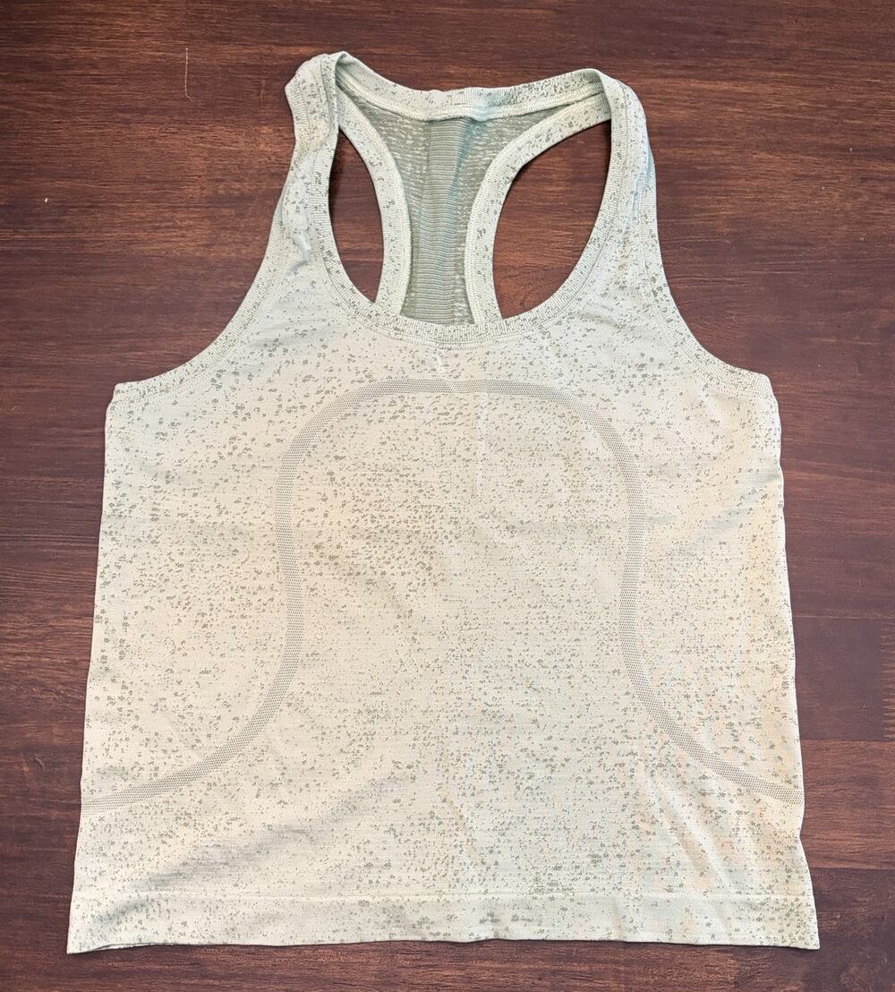 Lululemon Size 6 Swiftly Tech Racerback Tank Race Length Creamy Mint Cedar Green